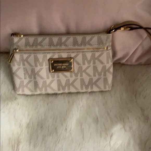 Michael Kors Clutch - Picture 1 of 2
